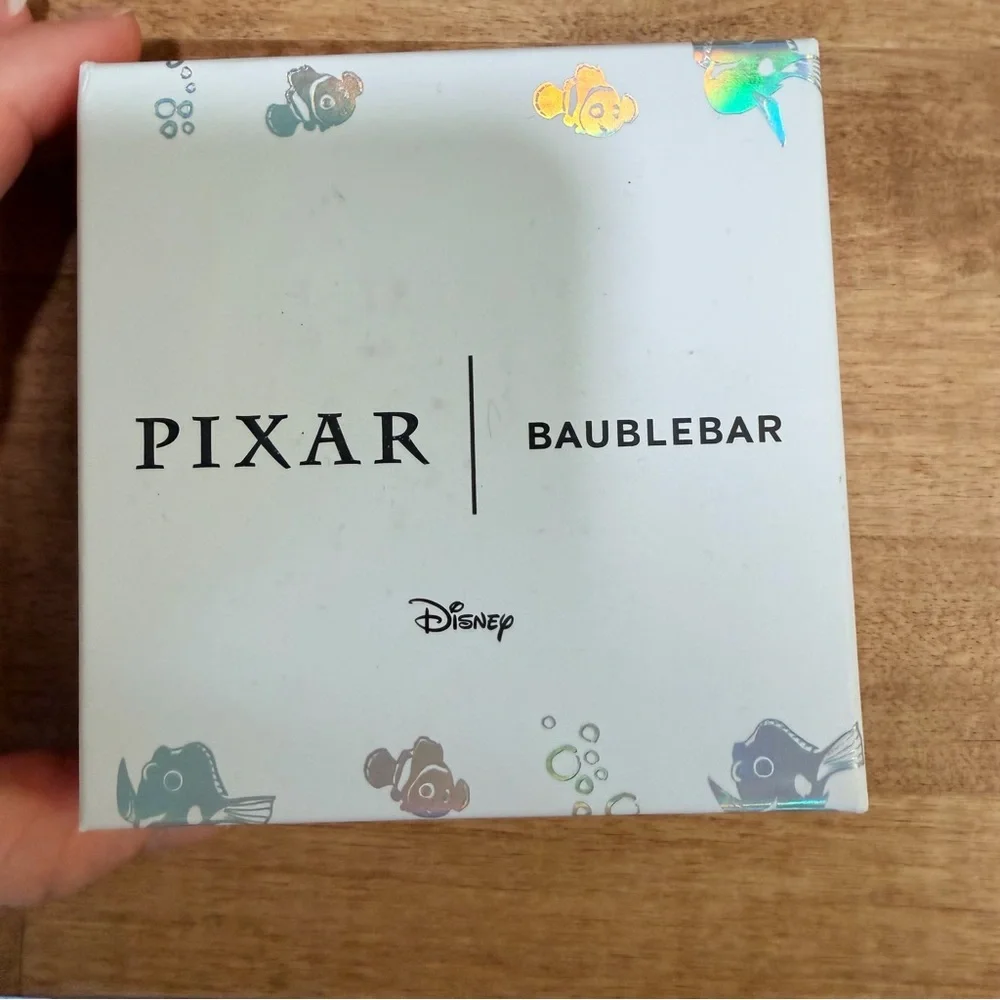 BaubleBar Finding Nemo Earrings - Picture 2 of 3